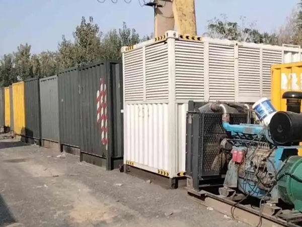 苏仙200KW柴油发电机机组每小时油耗是多少？