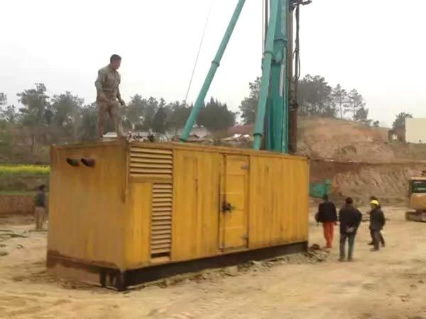 苏仙如何判断水冷式机油散热器密封件是否需要更换？